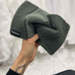 Khaki toonides kahekordse kudumikihiga UNI suuruses peapael